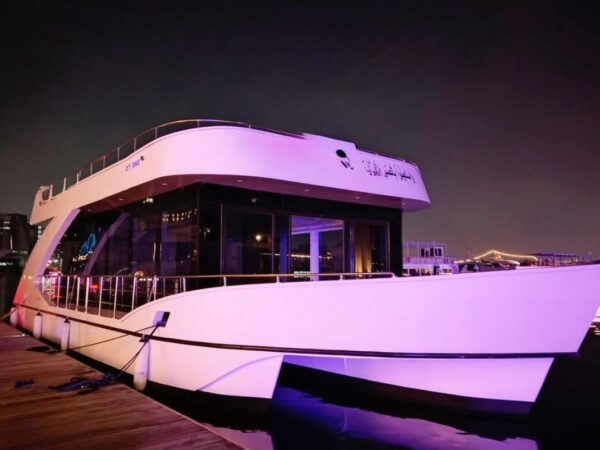 Luxury Yacht Cruise Dubai Marina